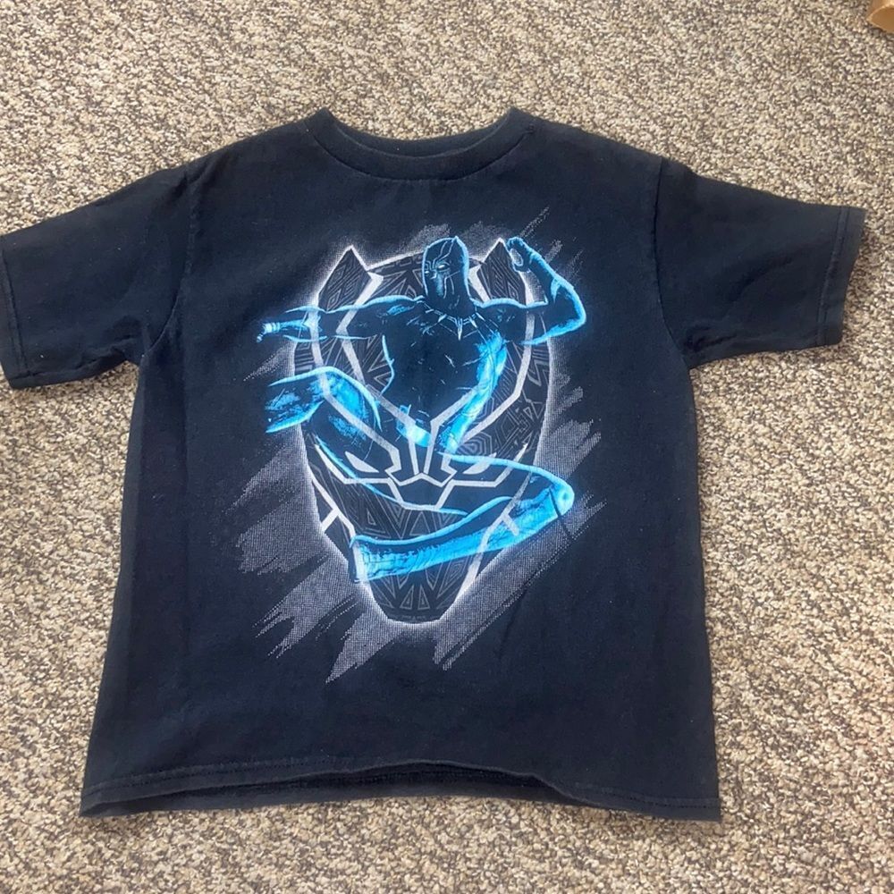 10/$50 Marvel Kids Shirt Size (5-6)